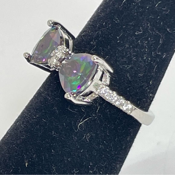 Elegant Silver Tone Bow Ring with Iridescent Stones Size 5.75 - Picture 2 of 7